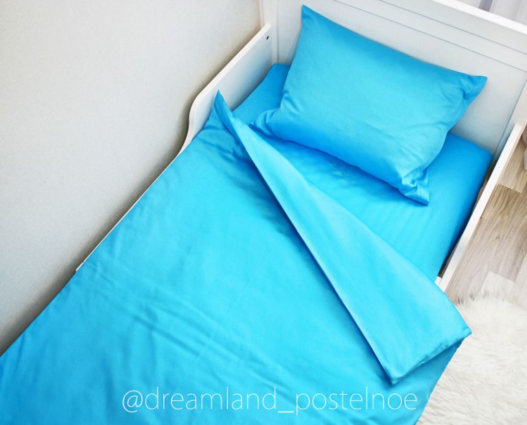 однотонное постельное белье синее