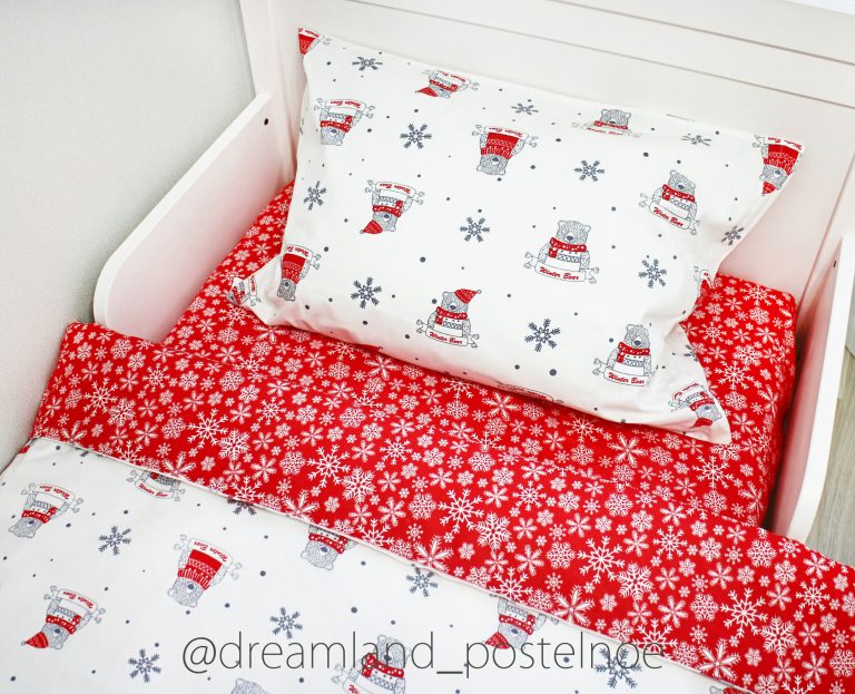 Комплект детского постельного белья "Зимние мишки" (снежинки на красном)
